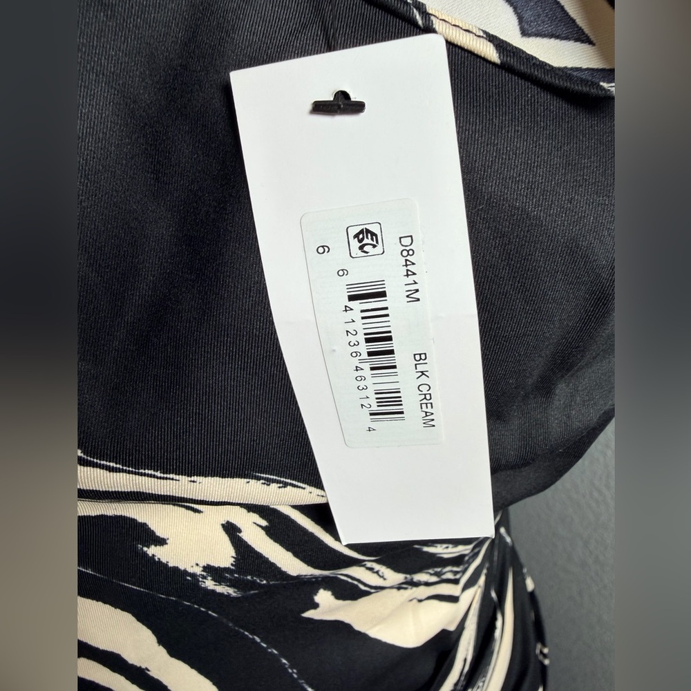 NWT-Donna Morgan Women's Donna Morgan Women's Dresses Long Sleeve Midi Wrap - Picture 13 of 13